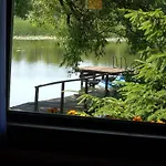 شقة Dom Nad Jeziorem Rasząg