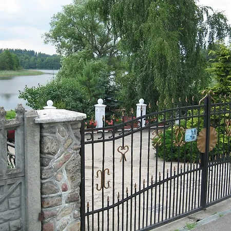 Dom Nad Jeziorem Apartment Raszag