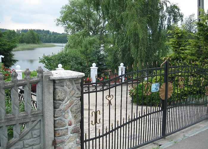 Dom Nad Jeziorem Apartamento Rasząg